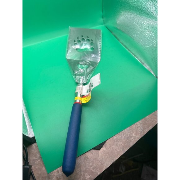 dog paw burger flipper - Picture 1 of 3